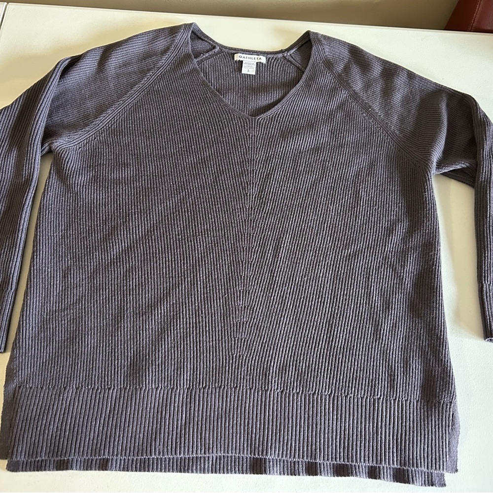 Athleta Hanover Refined Merino Wool Blend Sweater Purple Dusk Violet V-Neck. Lg